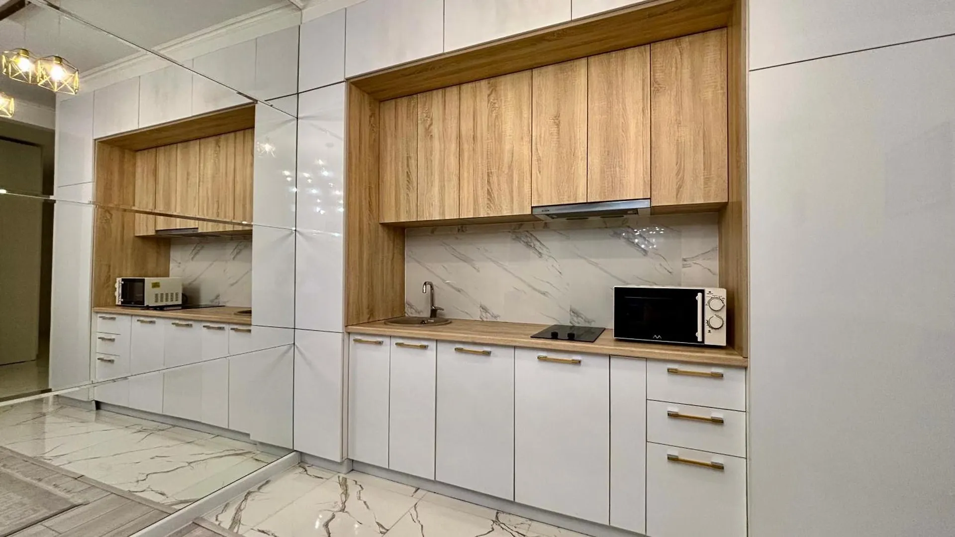 Royal Heights Apartment Almaty 0*,